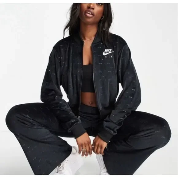 Nike Air Velour Zip Cropped Jacket - Picture 2 of 9